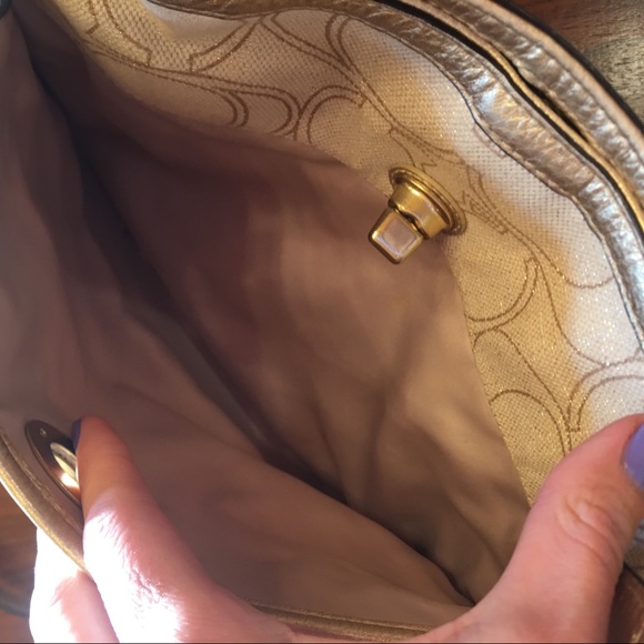 COACH Gold&Cream Crossbody Purse - Picture 4 of 5